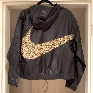 COPY - Nike Sportswear Leopard Print Windbreaker